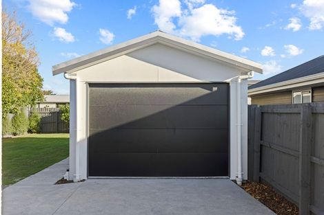 Photo of property in 185 Bowhill Road, New Brighton, Christchurch, 8083