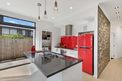 Photo of property in 1 Fermi Lane, Papakura, 2110