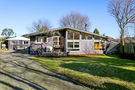 Photo of property in 25 Kereru Street, Two Mile Bay, Taupo, 3330