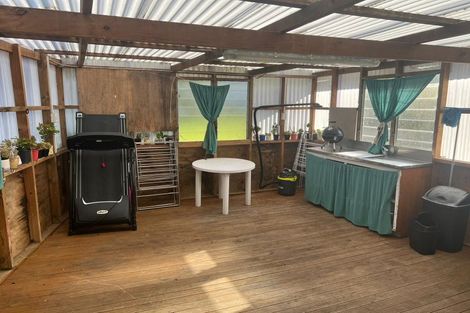 Photo of property in 7 Kelman Road, Kelston, Auckland, 0602