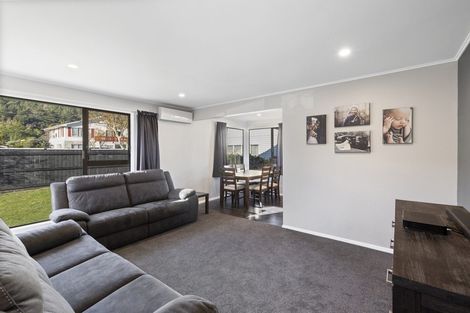 Photo of property in 312 Stokes Valley Road, Stokes Valley, Lower Hutt, 5019