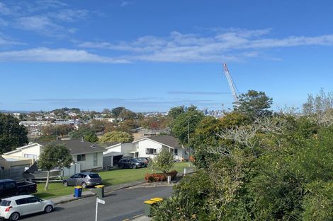 Photo of property in 54 Potter Avenue, Northcote, Auckland, 0627