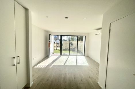 Photo of property in 15/39 Pakuranga Road, Pakuranga, Auckland, 2010