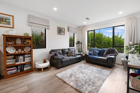 Photo of property in 61 Godfrey Drive, Orewa, 0931