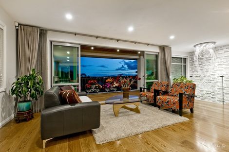 Photo of property in 13a Parr Terrace, Castor Bay, Auckland, 0620
