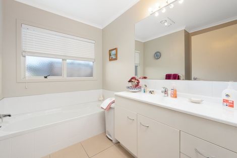 Photo of property in 59 Bridgewater Way, Pyes Pa, Tauranga, 3112