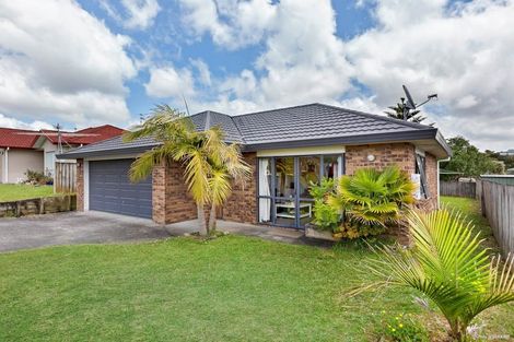 Photo of property in 19 Arlose Place, Westgate, Auckland, 0614