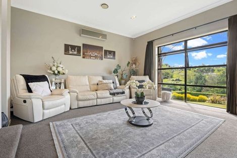 Photo of property in 14 Regis Lane, Flat Bush, Auckland, 2019