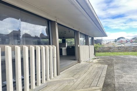 Photo of property in 217 Tripoli Road, Point England, Auckland, 1072