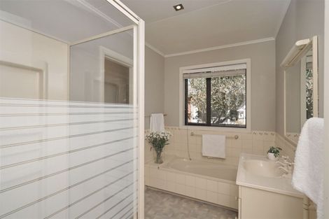 Photo of property in 15 Lascelles Street, Saint Martins, Christchurch, 8022