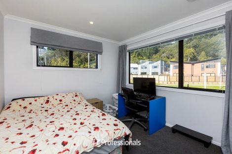 Photo of property in 2 Dahl Drive, Wallaceville, Upper Hutt, 5018