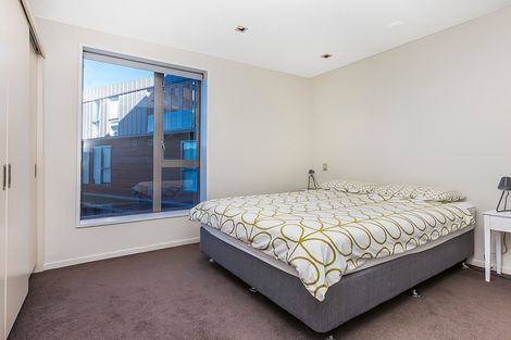 Photo of property in Patent 326 Apartments, 326 Evans Bay Parade, Hataitai, Wellington, 6021