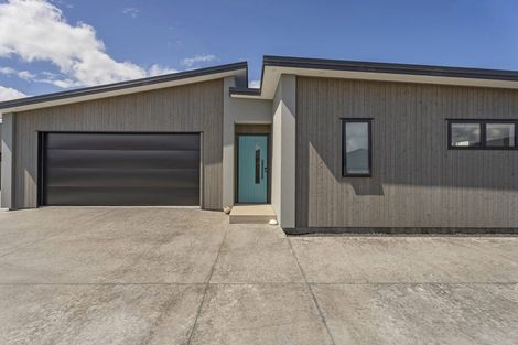 Photo of property in 10 Palm Drive, Whitianga, 3510