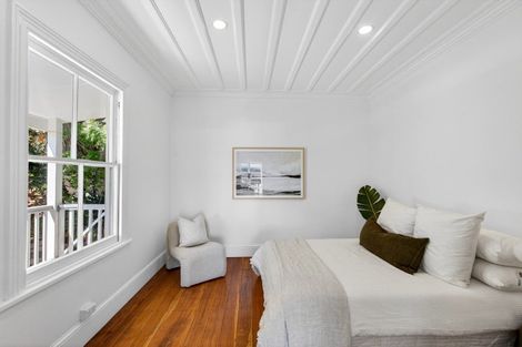 Photo of property in 1 Denholm Road, Hospital Hill, Napier, 4110