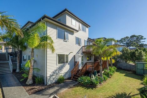 Photo of property in 5 Bintulu Place, Fairview Heights, Auckland, 0632