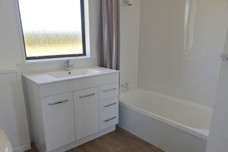 Photo of property in 42 Parakai Avenue, Parakai, 0830