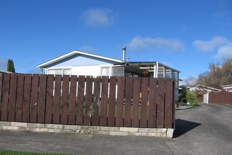 Photo of property in 32 Geraldine Crescent, Cloverlea, Palmerston North, 4412