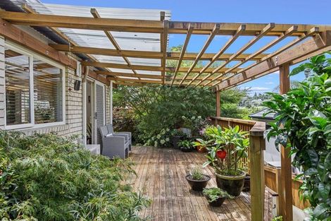 Photo of property in 2/41 Rishworth Avenue, Stanmore Bay, Whangaparaoa, 0932