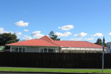 Photo of property in 60 Brandon Road, Glen Eden, Auckland, 0602