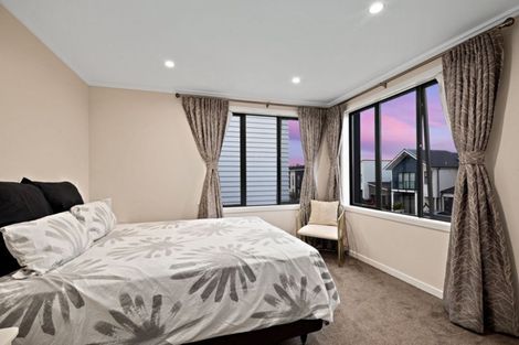 Photo of property in 14 Sacred Kingfisher Road, Hobsonville, Auckland, 0616