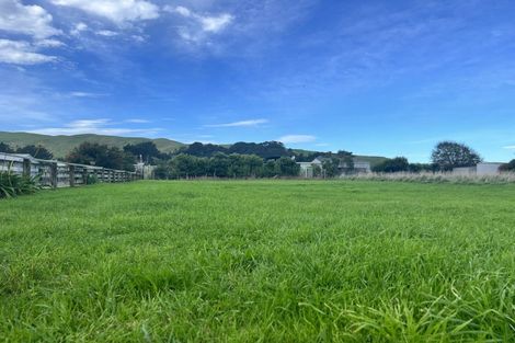 Photo of property in 21 Seaview Road, Herbertville, 4970