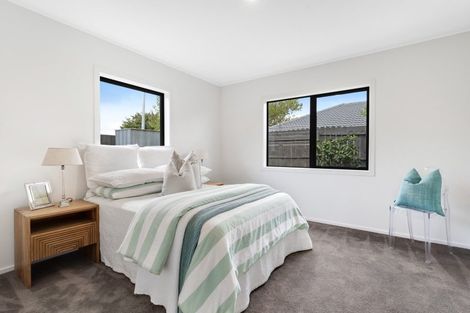 Photo of property in 32 Ambleside Drive, Northpark, Auckland, 2013