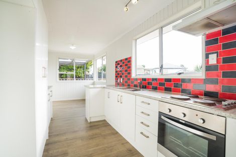 Photo of property in 14 Gambare Place, Wattle Downs, Auckland, 2103