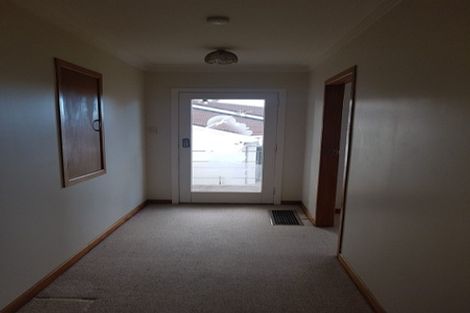 Photo of property in 5 Hillcrest Street, Glen Avon, New Plymouth, 4312