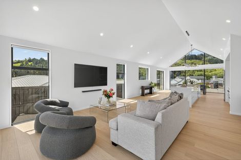 Photo of property in 6 Round Hill Rise, Cracroft, Christchurch, 8022