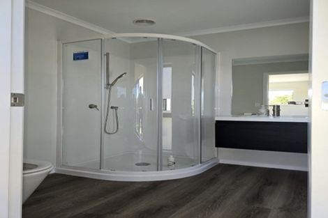 Photo of property in 19 Rotoiti Place, Paraparaumu, 5032