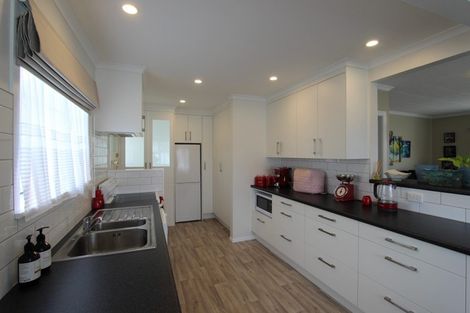 Photo of property in 18 Tyndall Street, Pahiatua, 4910