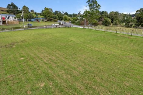 Photo of property in 29 Ararua Road, Waiotira, 0193