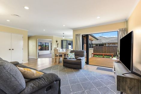 Photo of property in 34 Cairns Crescent, Rototuna, Hamilton, 3210