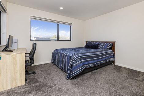 Photo of property in 76 Twin Parks Rise, Papakura, 2110