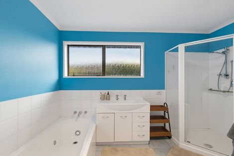 Photo of property in 2 Regency Crescent, Redwood, Christchurch, 8051