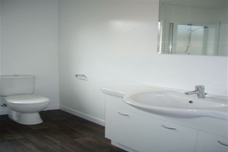 Photo of property in 17 Sunstone Crescent, Brown Owl, Upper Hutt, 5018