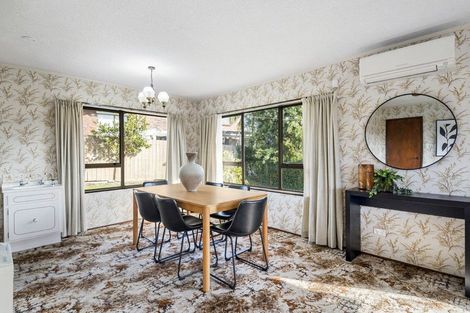 Photo of property in 4 Mosman Place, Chatswood, Auckland, 0626