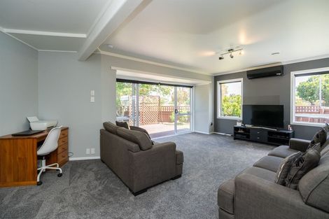 Photo of property in 21 Larnach Street, St Andrews, Hamilton, 3200