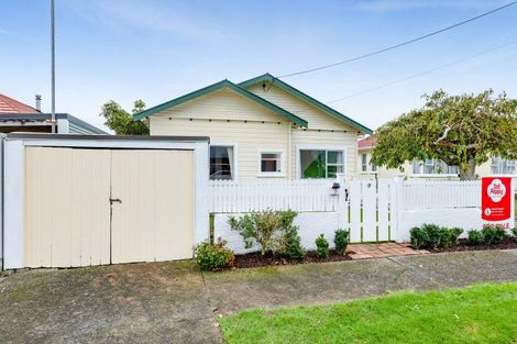 Photo of property in 7 Seddon Street, Westown, New Plymouth, 4310