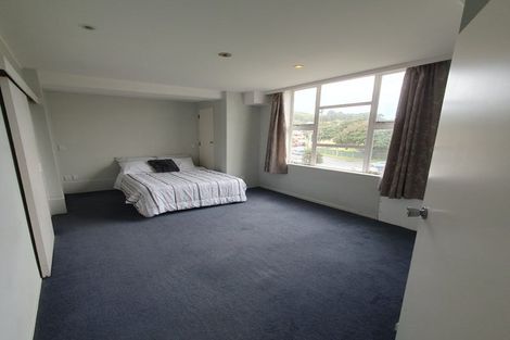 Photo of property in Grandstand Apartments, 37/80 Kent Terrace, Mount Victoria, Wellington, 6011