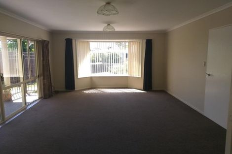 Photo of property in 10 Fieldmoor Place, Parklands, Christchurch, 8083