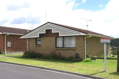Photo of property in Shepherds Park Retirement Village, 20/2 John Bracken Way, Beach Haven, Auckland, 0626