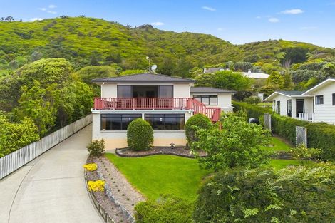 Photo of property in 51 Kotare Street, Waikanae, 5036