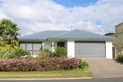 Photo of property in 212 Onemana Drive, Onemana, Whangamata, 3691