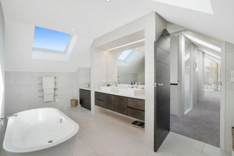 Photo of property in 14 Waimana Place, Wanaka, 9305