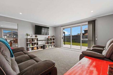 Photo of property in 6 Kuakua Close, Papamoa Beach, Papamoa, 3118