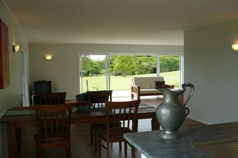 Photo of property in 5 Spicer Road, Cable Bay, 0420