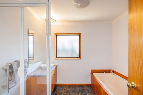 Photo of property in 96 John F Kennedy Drive, Milson, Palmerston North, 4414