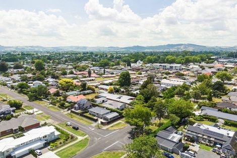 Photo of property in 30 Queen Street, Cambridge, 3434