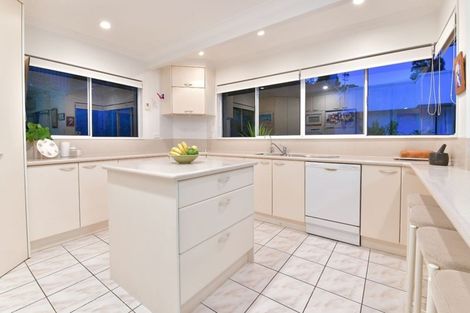 Photo of property in 7 Girrahween Drive, Totara Vale, Auckland, 0629